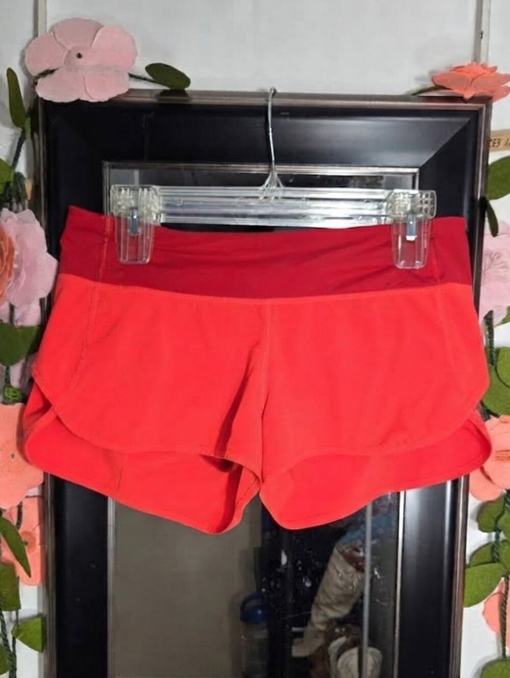 Lululemon Speed Up Low-Rise 2.5" athletic shorts Red Sz 6